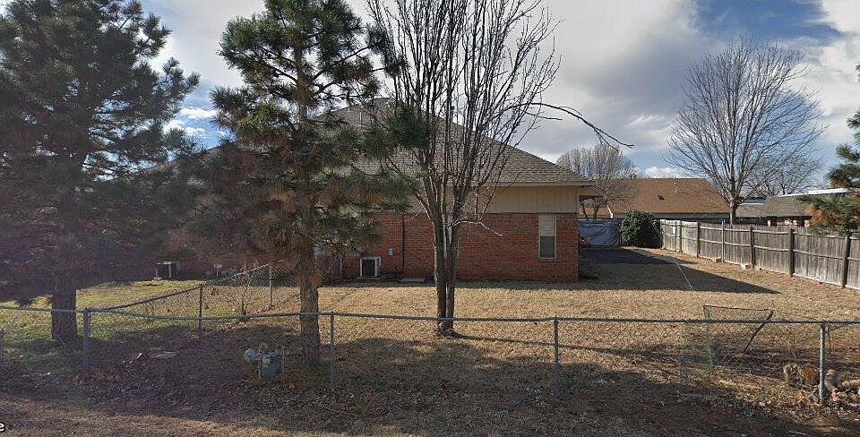 2nd image of 131 N Creekdale Dr