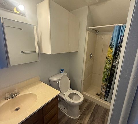 3rd image of 2921 Depot St Unit C