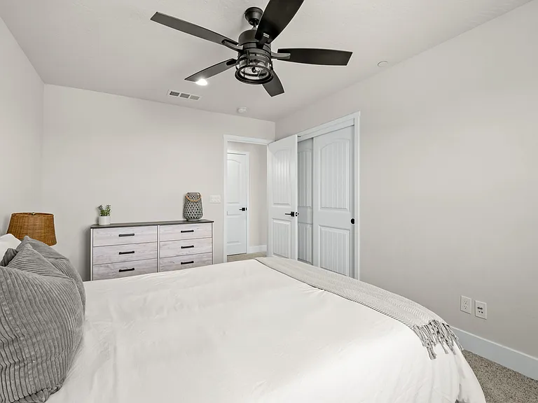 Celeste Ave — Photo 35