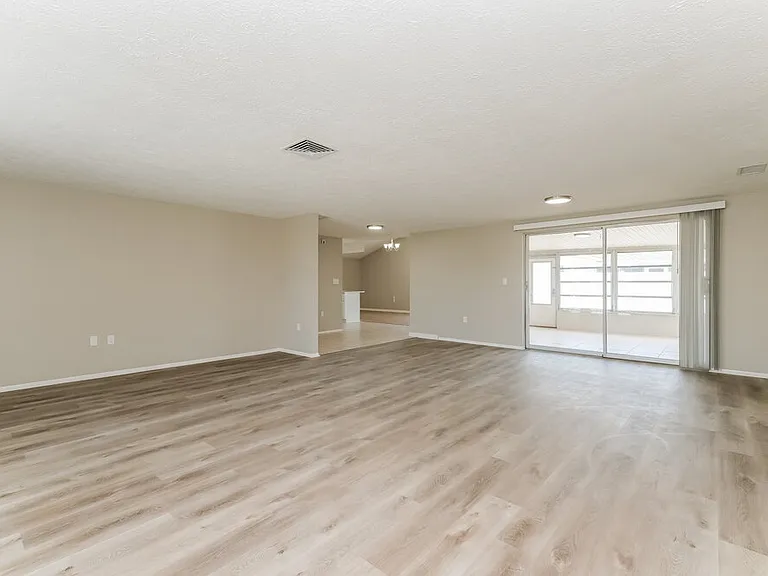 7043 Fireside Dr — Photo 4