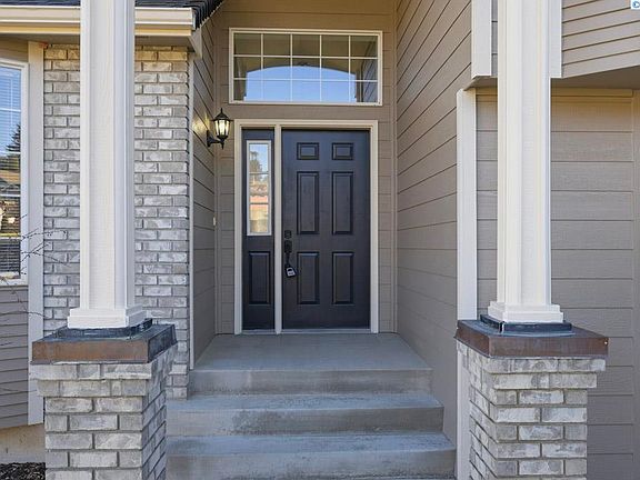 2nd image of 615 SE Alderwood Ct