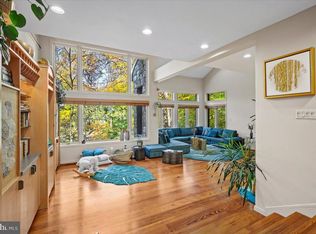 6707 Broxburn Dr, Bethesda, MD 20817