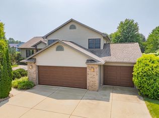 3273 Burke Rd, Sun Prairie, WI 53590