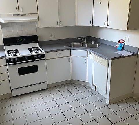 3rd image of 5050 N Glenwood Ave APT 1E