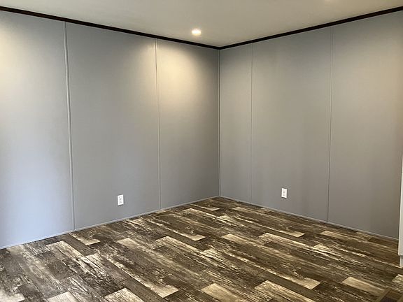 3rd image of 203 Big Pine Dr