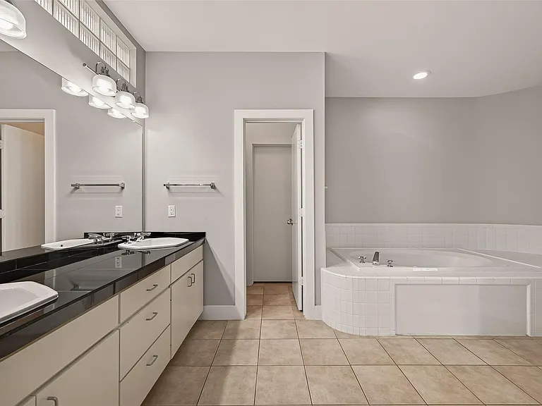 9829 Madeline Alyssa Ct — Photo 37