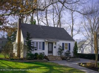 2 Davis Ln, Red Bank, NJ 07701