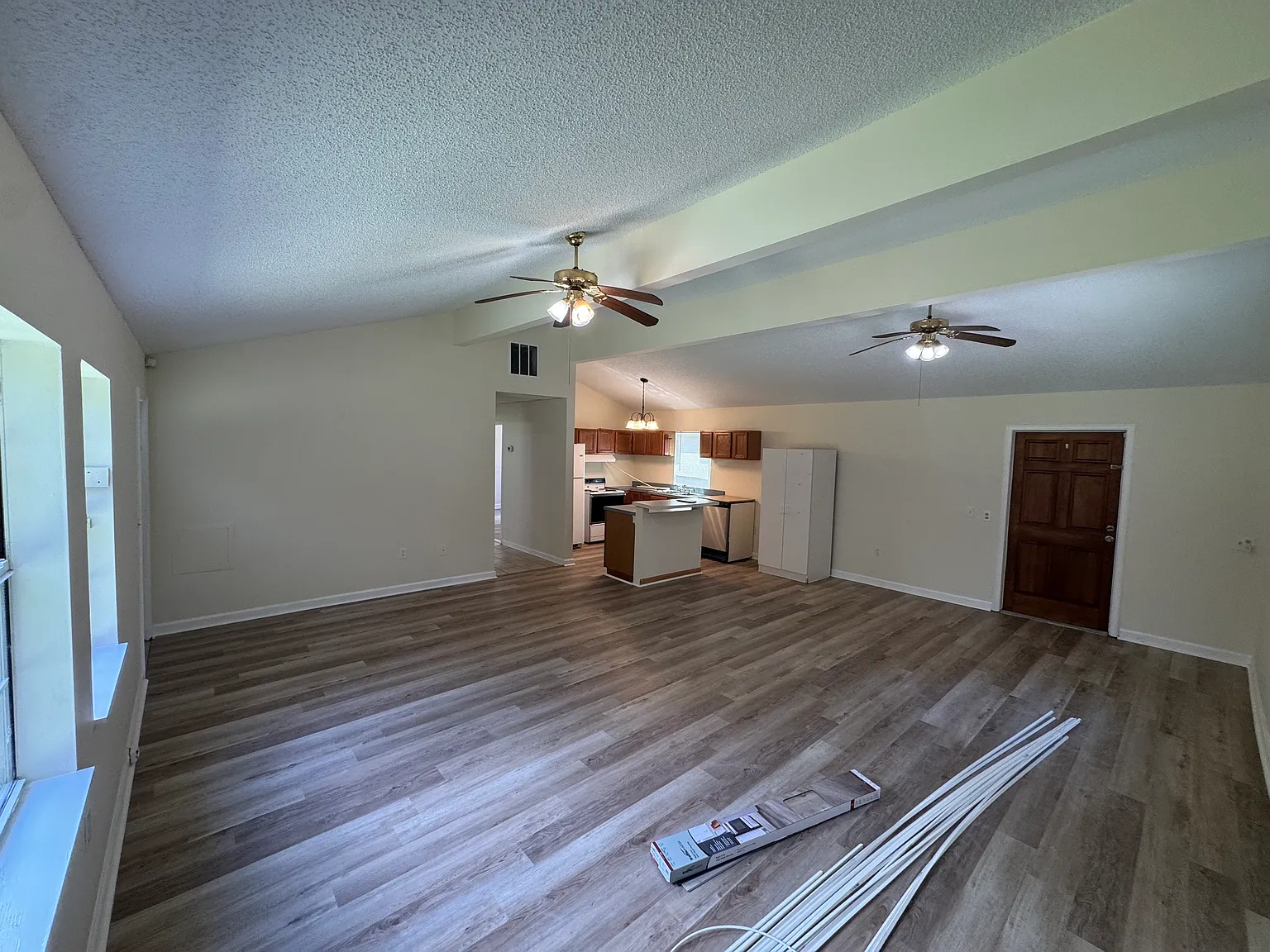 2 bed, 1008 sqft, $1,550 — Photo 2