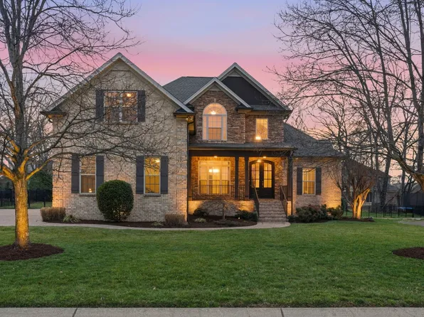 1006 Whispering Wind Way, Hendersonville, TN 37075