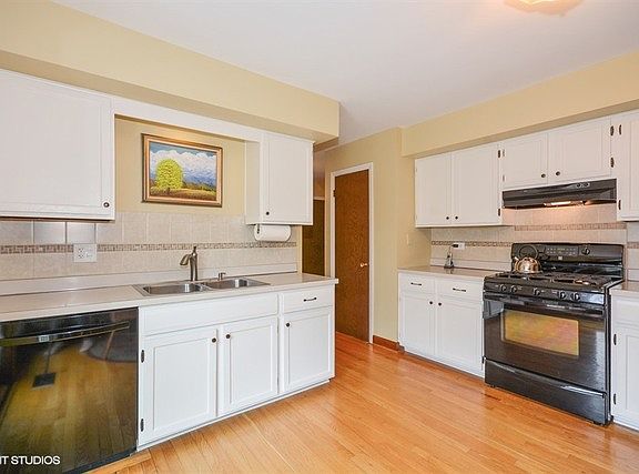 5th image of 2236 Kingston Dr