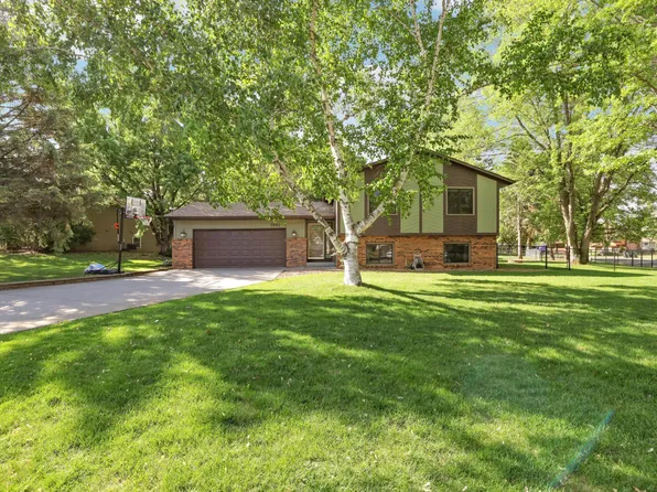 1980 Timber Wolf Trl N, Eagan, MN 55122