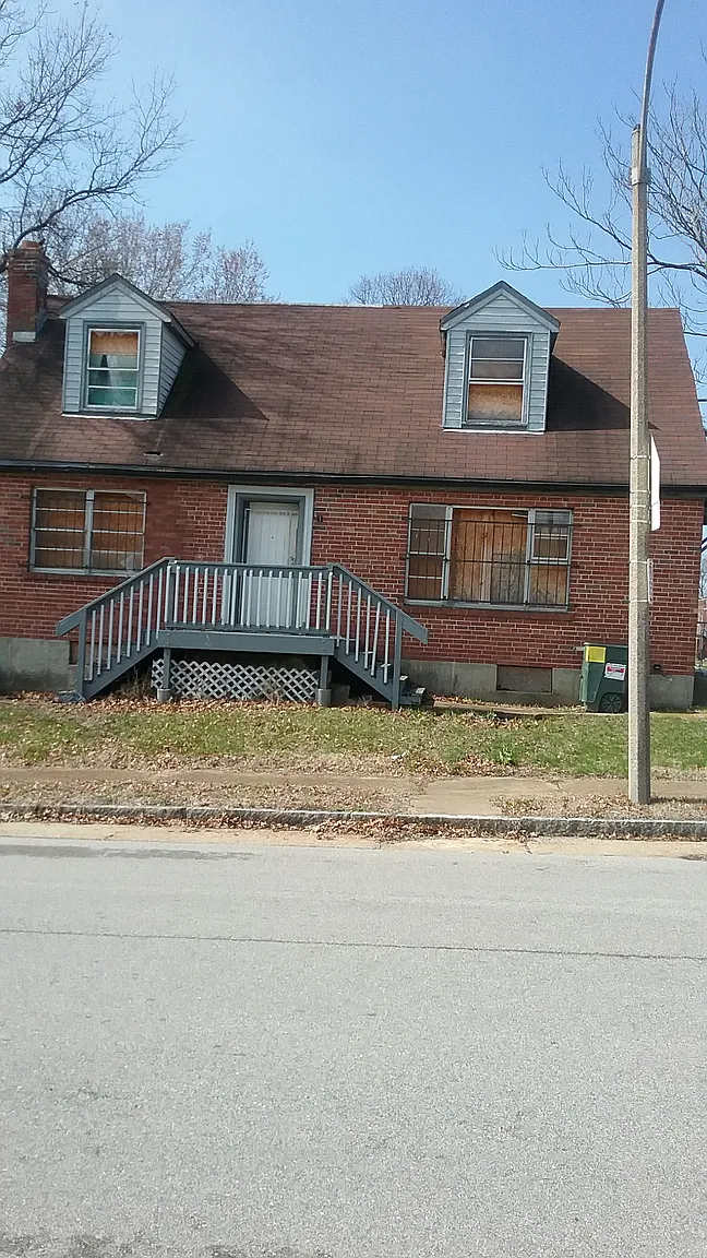 2100 E College Ave photo 1