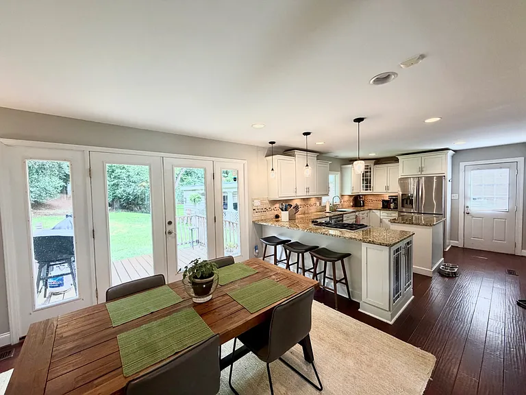 1721 Edgewater Dr — Photo 11