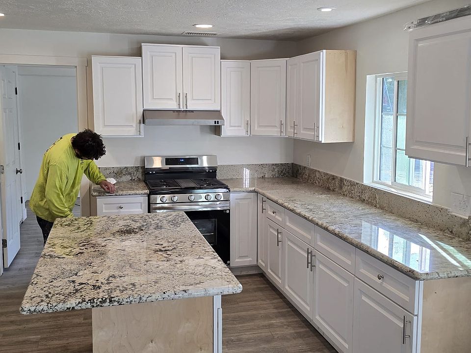2nd image of 20715 Grand Ave