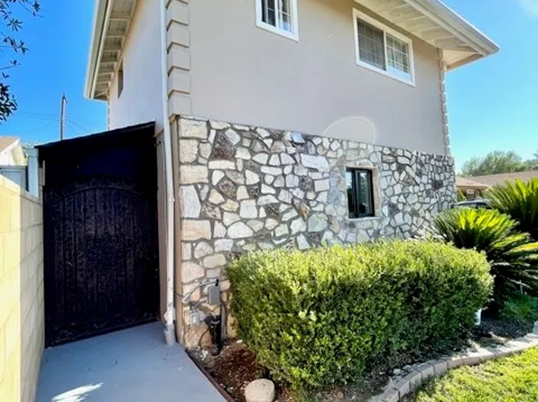 24018 Calvert St, Woodland Hills, CA 91367