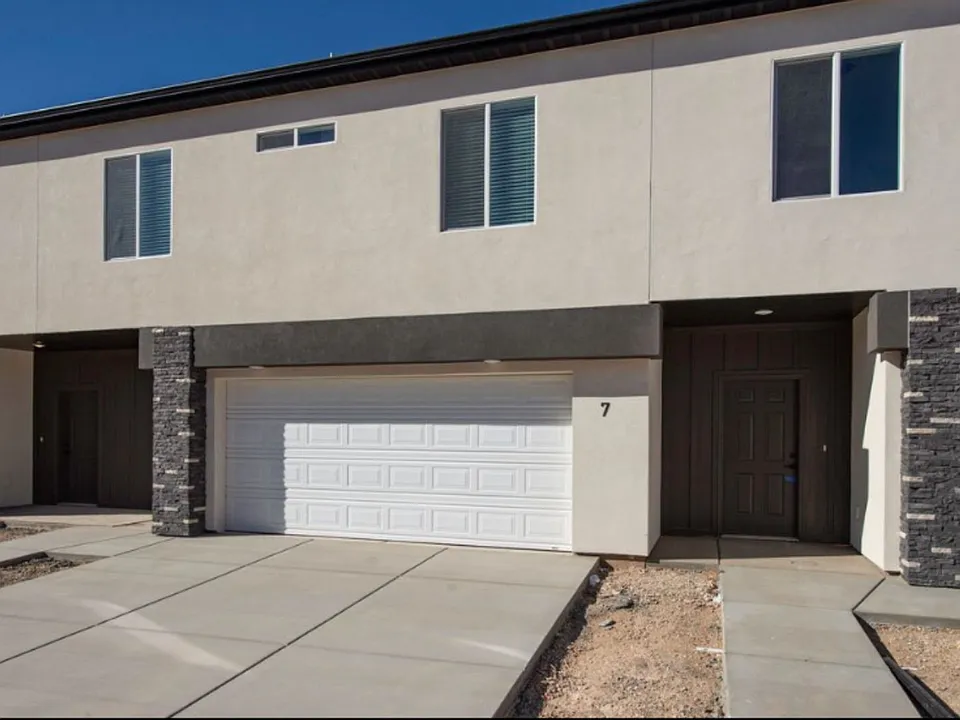 2875 Cody Dr #7