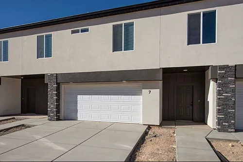 2875 Cody Dr #7 Photo 1