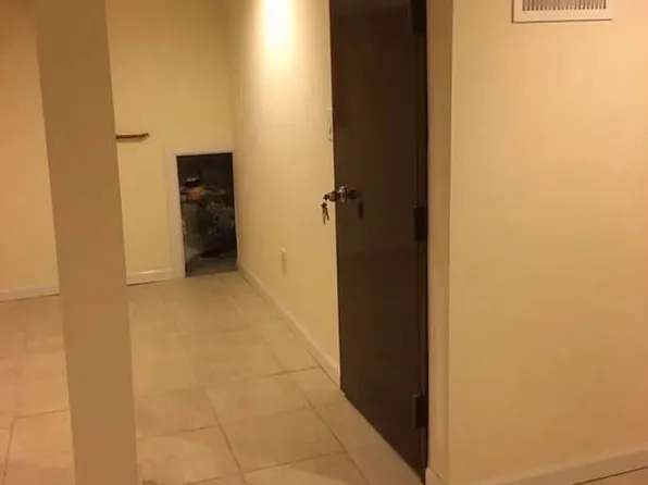 1989 Grand Avenue image 17 of 23