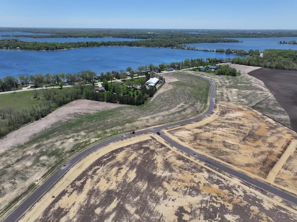 9 Chainview Ct NW, Alexandria, MN 56308