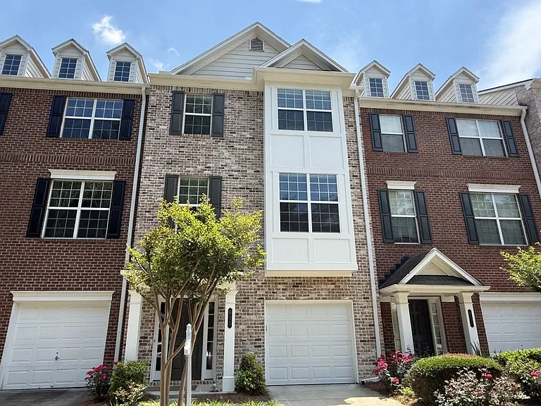 635 Coligny Ct — Photo 1