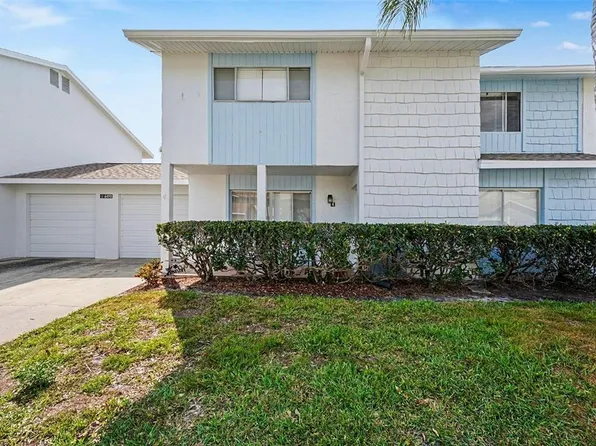 6490 Cape Hatteras Way NE APT 4, Saint Petersburg, FL 33702