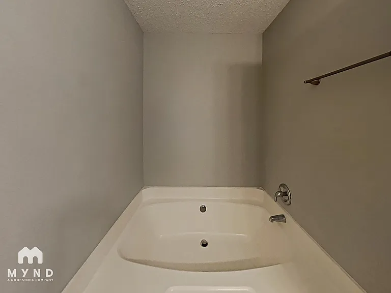 906 Edgehill Dr — Photo 14