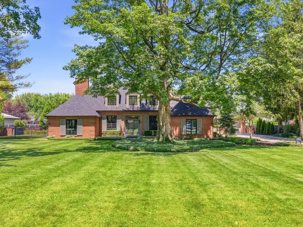 110 McClellan Rd, Greenfield, IN 46140