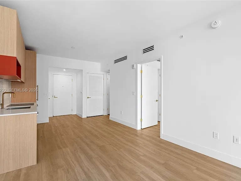 90 NE 32nd St #1009 — Photo 7