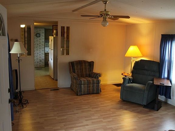 Spacious living room
