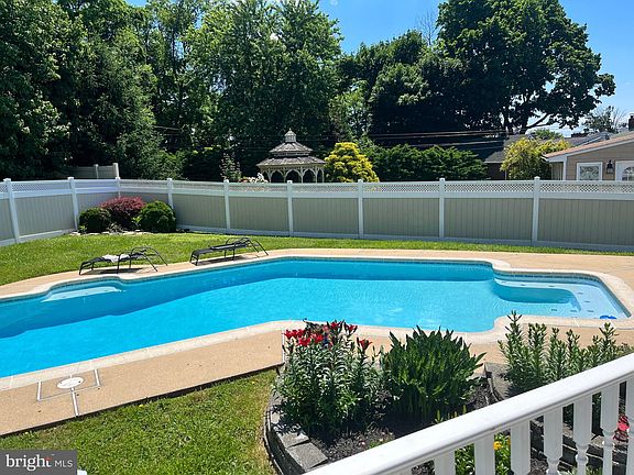 5th image of 418 Shubrook Ln