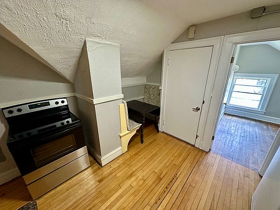 5th image of 3254 West Blvd #3