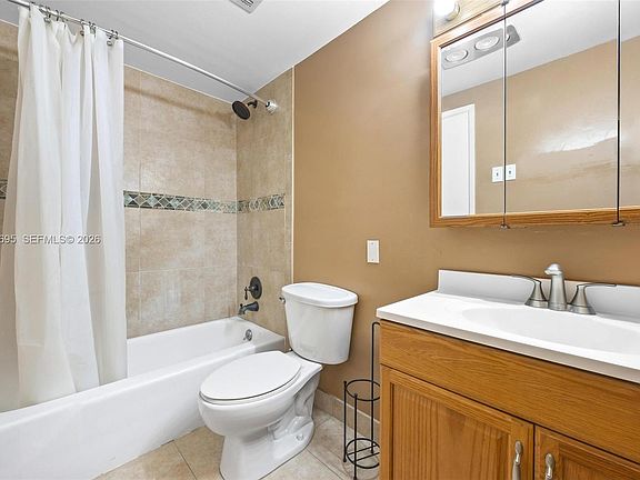 5th image of 4350 Hillcrest Dr APT 1016