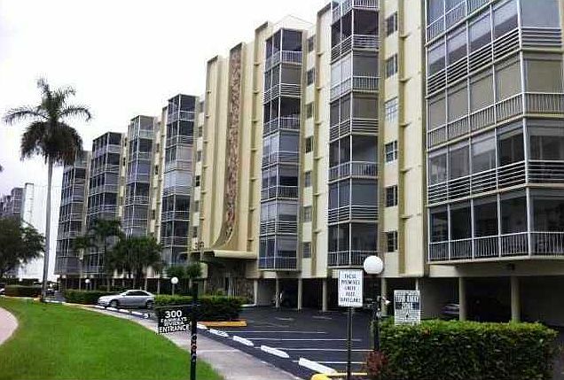 1st image of 300 Diplomat Pkwy APT 606