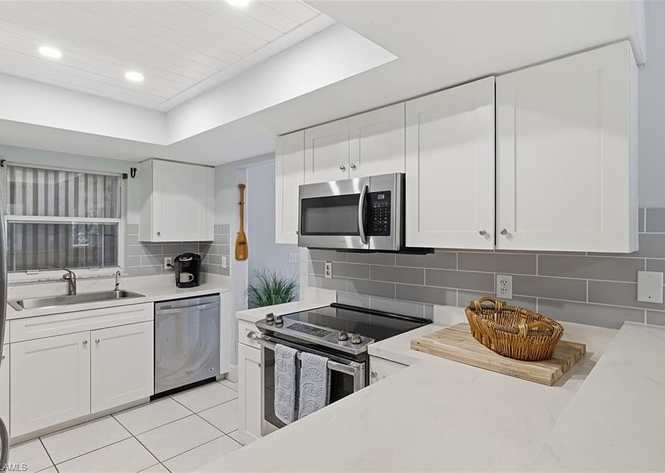 1st image of 26920 Spanish Gardens DR