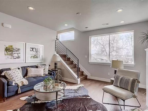4th image of 1336 N Sheridan Blvd #106