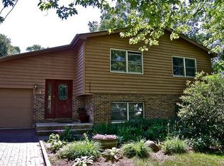 5402 Meadow Hill Ln, McHenry, IL 60051