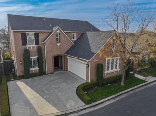 1638 N McPherson Ln, Clovis, CA 93619