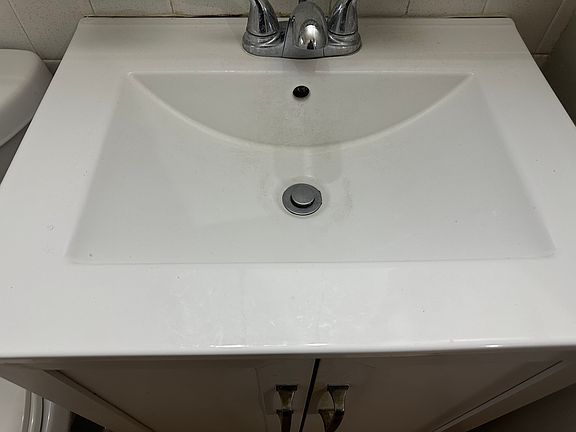 2nd image of 1094 Dover Ave #1094