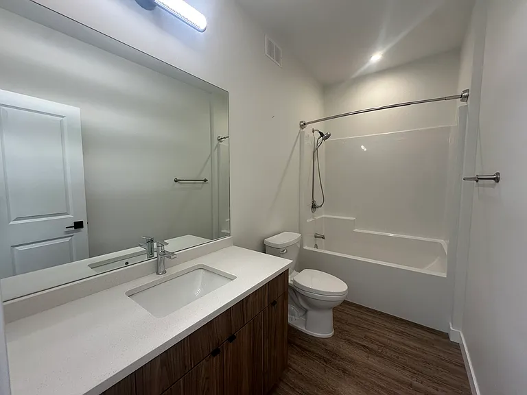 325 Lockwood St — Photo 11