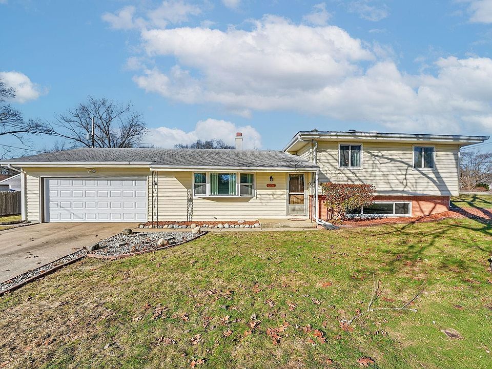 1st image of 19075 Dresden Dr