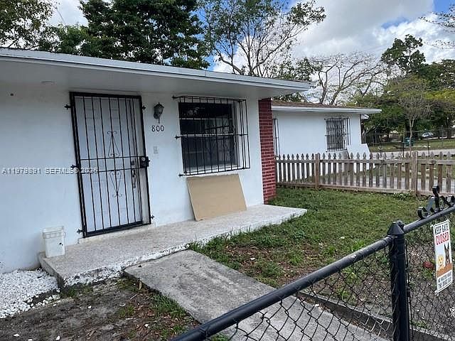 1st image of 800 NW 29th Ter