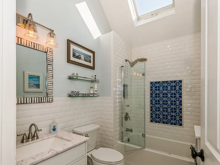31 Fairbanks Ct — Photo 8