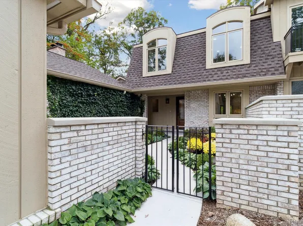 1103 Ivyglen Cir, Bloomfield Hills, MI 48304