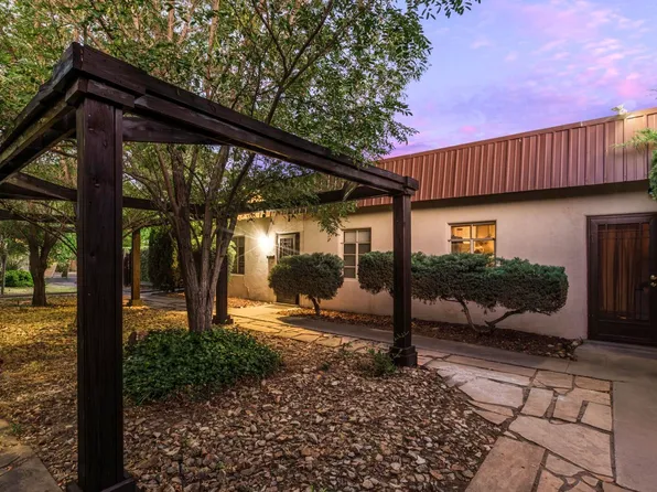 533 Valencia Dr SE, Albuquerque, NM 87108