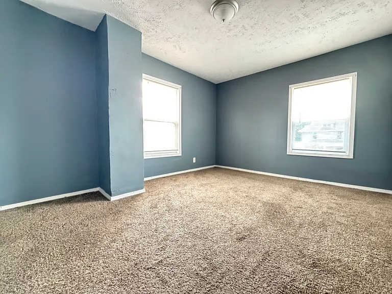 2114 Wayne Ave — Photo 10