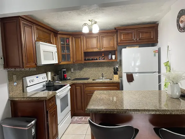 4275 NW South Tamiami Canal Dr #2-111, Miami, FL 33126