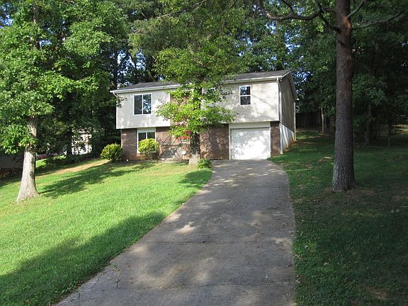 3rd image of 1432 W Woodshire Dr