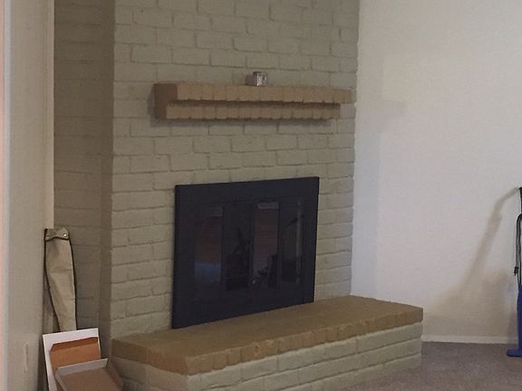 3rd image of 1115 Newport Blvd