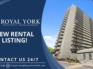 158 McArthur Ave #902, Ottawa, ON K1L8E7