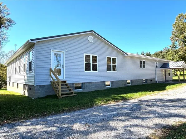 4585 Hawkins Rd, New Waterford, OH 44445
